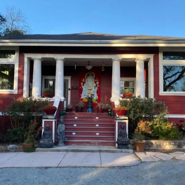 Amitabha Wine Country Cottage, ξενοδοχείο σε Santa Rosa