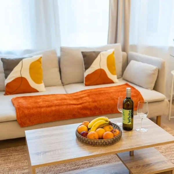 The Beach Way- specious Apt, hotel in Eastbourne