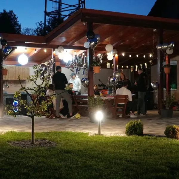 Eplényi Apartmanház – hotel w mieście Eplény