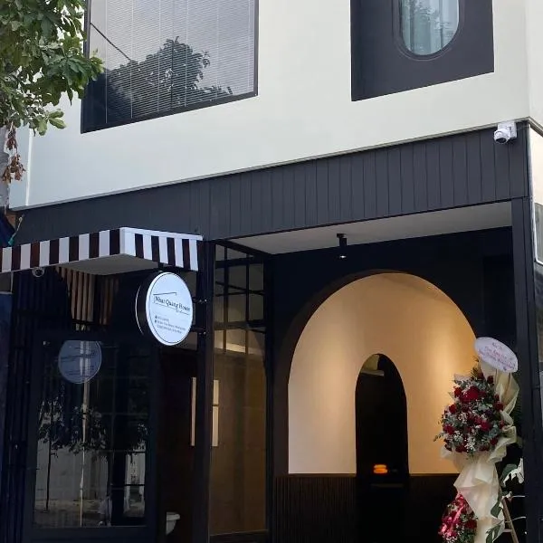 Nhật Quang House 2، فندق في دا نانغ