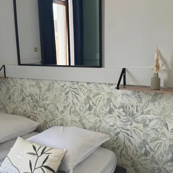 HI Tournai Hostel, hotel in Tournai