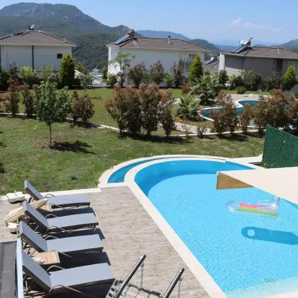 Vacation home with private pool, Fethiye, Oludeniz, hôtel à Cedit