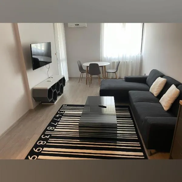 Апартамент 402, hotel in Sliven
