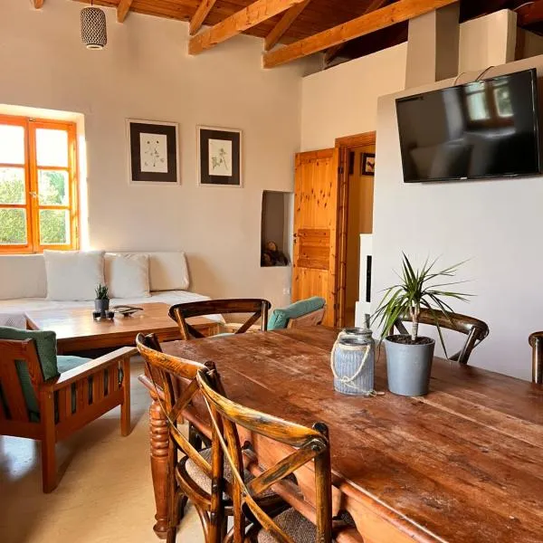 Mia's Atelier, hotel v destinaci Kamária