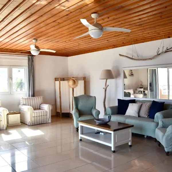 Deep Blue Apartments, hotel u Karpatosu