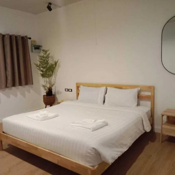 RQ Phuket Patong Beach by Collection O, hotel v destinaci Pláž Patong