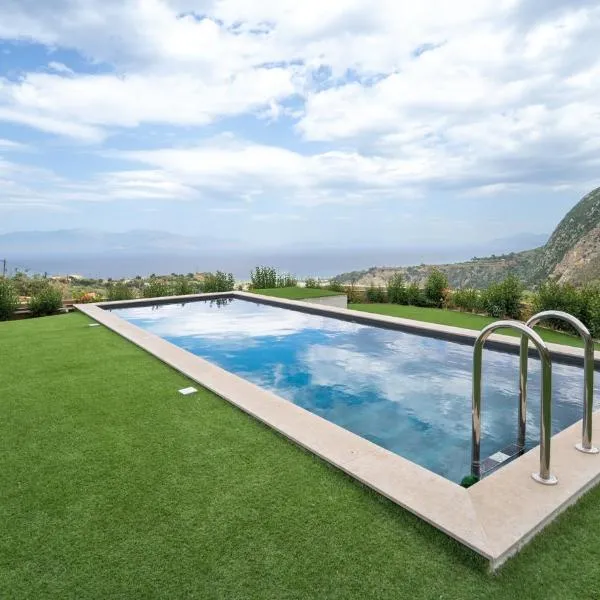 Xylokastro Panorama with Pool, hotel u gradu Ksilokastron