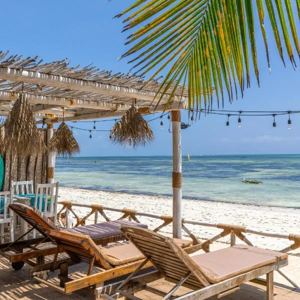 Pili Pili Beach House، فندق في جامبياني