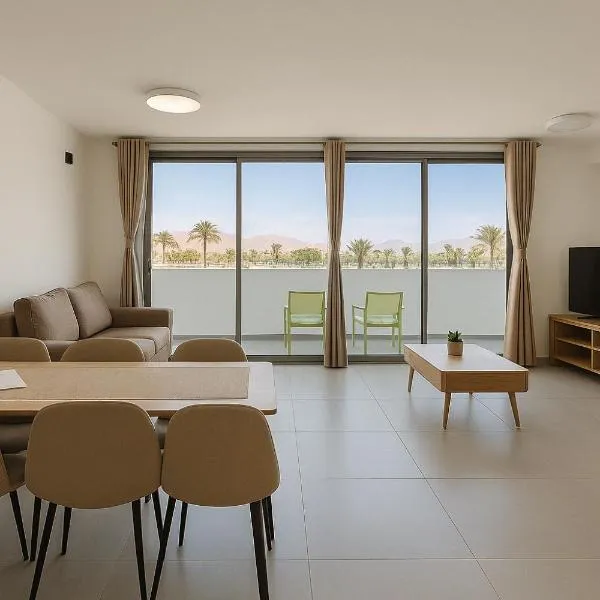 סי סייד אילת חדר משפחתי עם מרפסת ונוף לים ולבריכה, hotel in Eilat