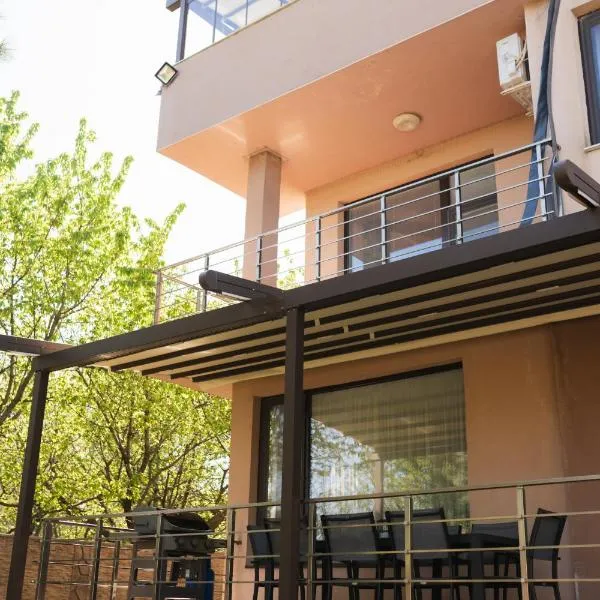 Вила Маунтайн Вю, hotel in Brestnik