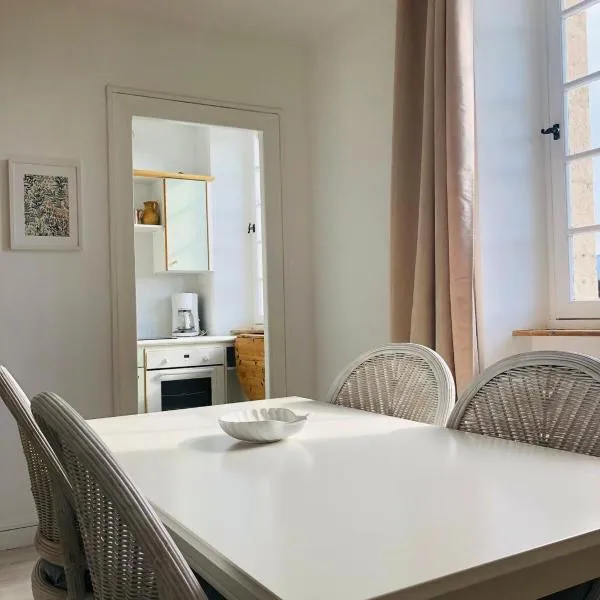 Appartement familial lumineux à 100m de la plage, hôtel à Perros-Guirec