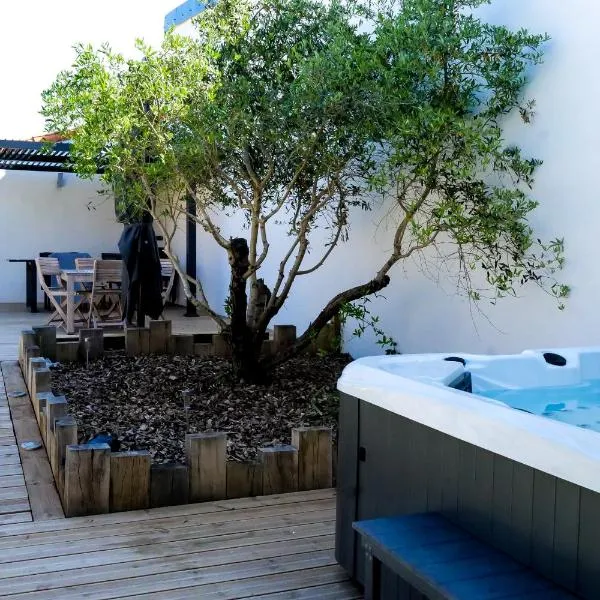 Très jolie maison - Piscine & Jacuzzi - Les Sables - 9 personnes, hotel v destinaci Les Sables-dʼOlonne