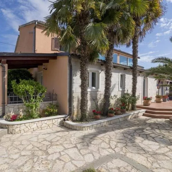 Apartments Funtana, hotel v destinaci Funtana