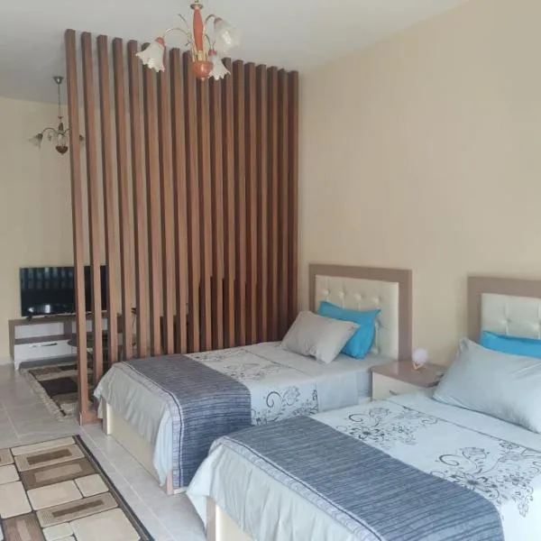 Ami guest house, hotel v destinaci Fier