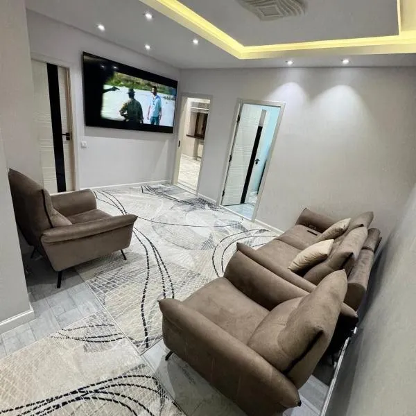 Vista Dushanbe urban Comfort 3 Bedrooms and Lounge Space, hotel v destinaci Dušanbe