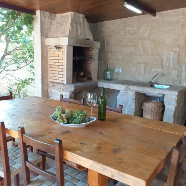 Viña da Igrexa, casa con jardin y barbacoa en cambados, hotel di Cambados