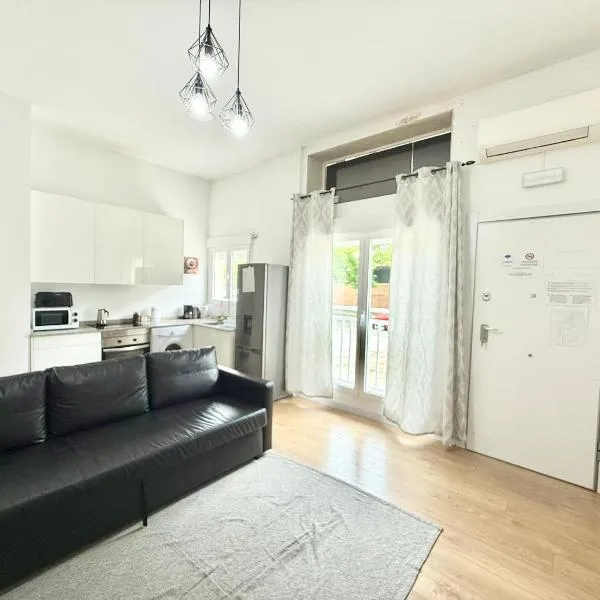 Aluche Aparment B, hotel a Madrid