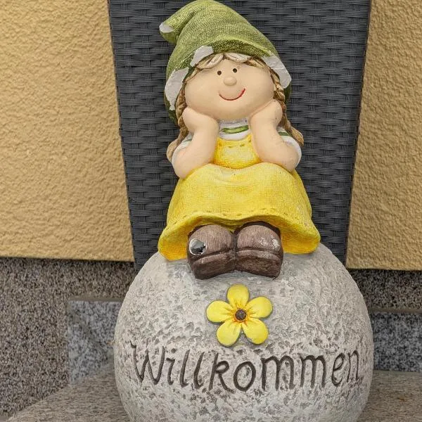 Pension zum Reiterhof, Doppelbettzimmer, hotel en Schmogrow