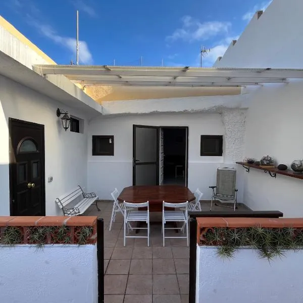 Whispering Tides Villa, hotel v destinaci Candelaria