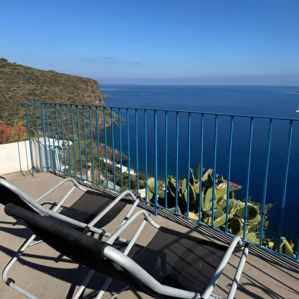 Villa Vista Mare a Filicudi, hotel in Filicudi