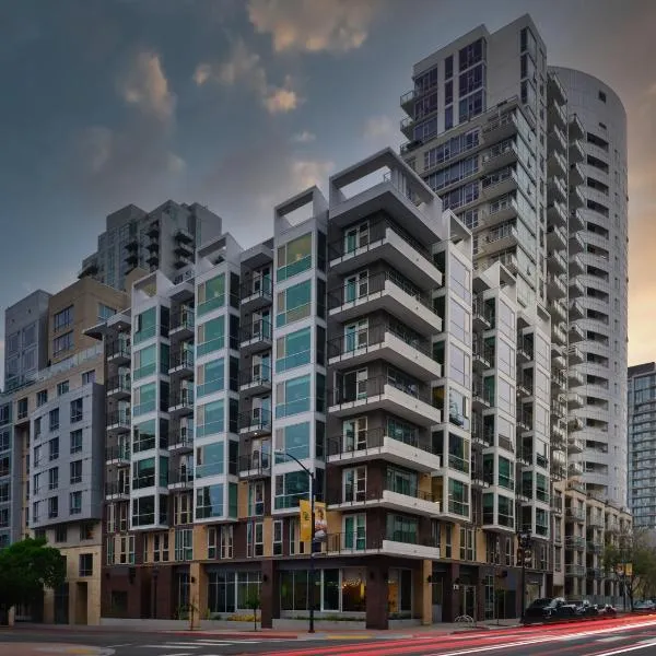 Sentral Gaslamp Quarter