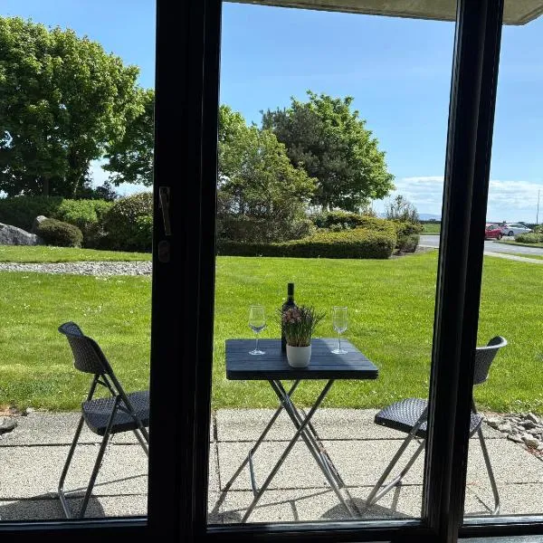 Seaside Garden Sanctuary Apartment, hotel v destinaci Galway