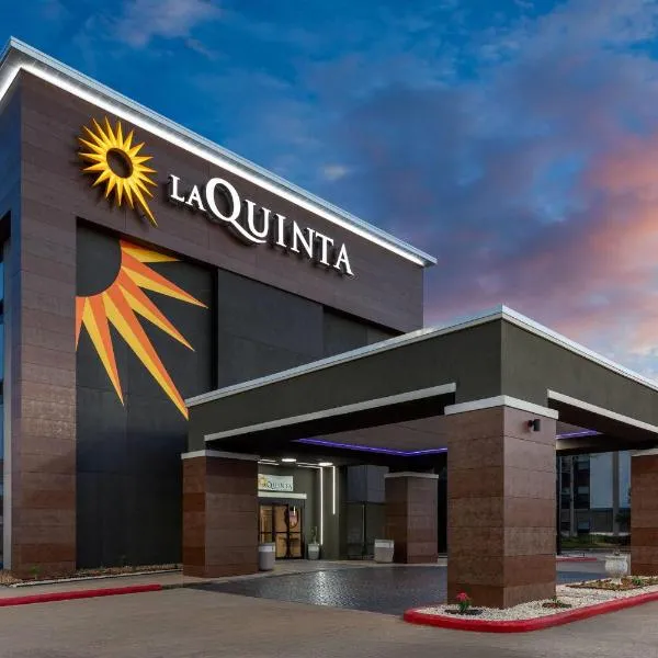 La Quinta by Wyndham Houston Stafford Sugarland, hotelli kohteessa Stafford