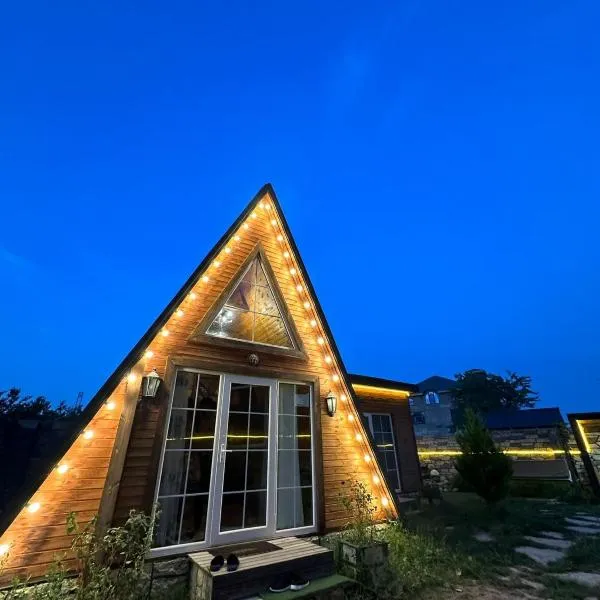 Aframe in Forest & Lake, hotel a Quba