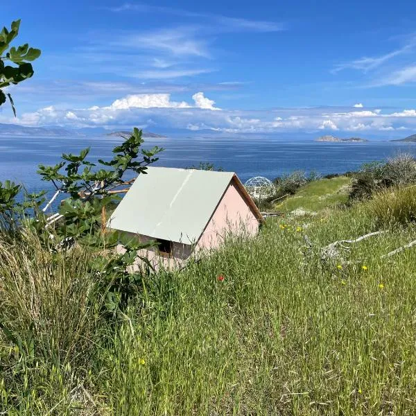 Lava houses, hotel in Kaïméni Khóra