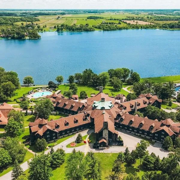 Fairmont Le Chateau Montebello, hotel in Montebello