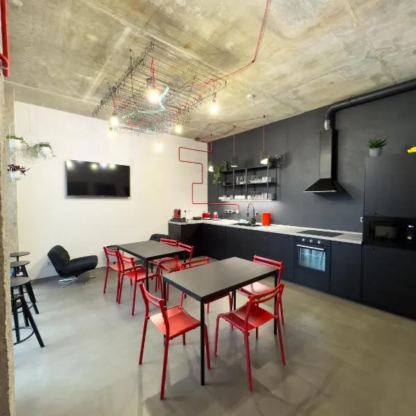 ROCH800 - industriální aparthotel Klatovy, hotel v destinaci Klatovy