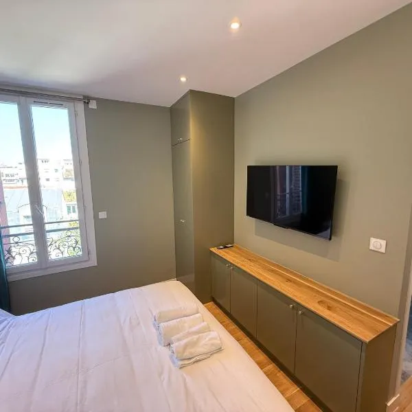 Alma Hotel, hotel v destinaci Courbevoie