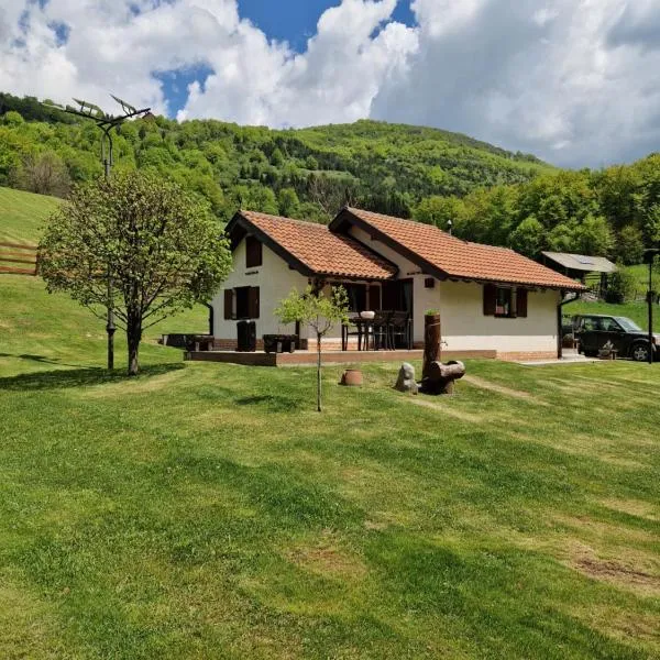 Vikendica Kločanica, hotel in Strmosten