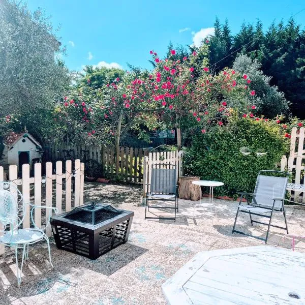 Ideal for camino quiet basic room away from the crowds in private house, hotel Zizur Mayorban