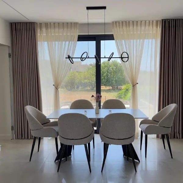 CasaMare Lagonisi Athens Riviera Luxury modern villas apartment's, hotel in Lagonissi