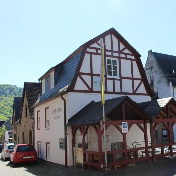 Weingut Loescher-Erben Gästehaus an der Burg, hotel in Senheim