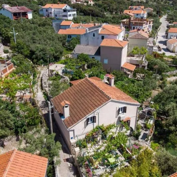 House Nona, hotel v destinaci Miholašćica