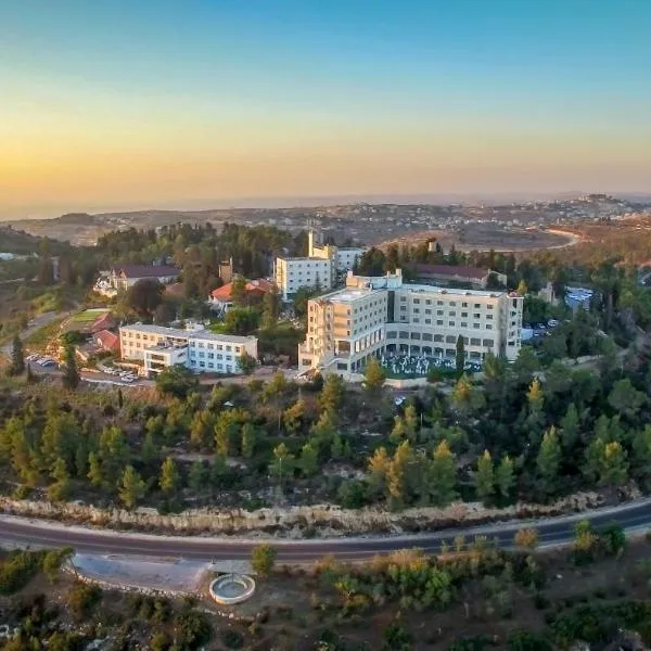 מלון יערים, מלון במעלה החמישה