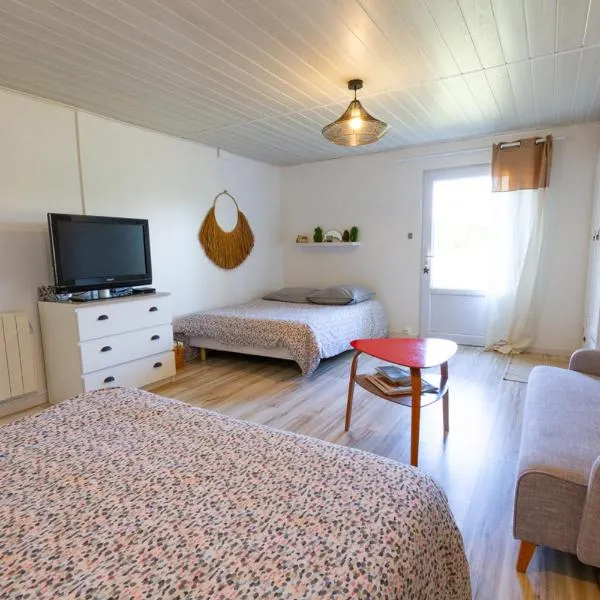 Le Corail, hotel v destinaci Lournand