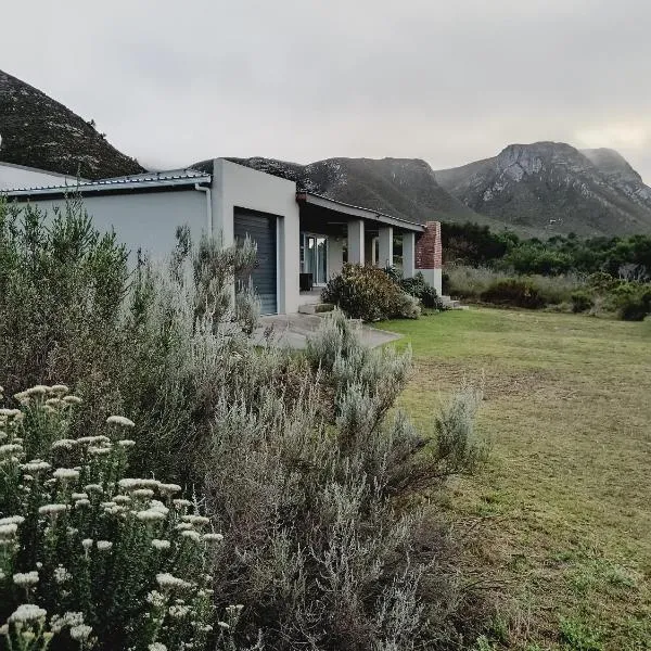 Blombos Self-Catering House, hotel v destinaci Franskraalstrand