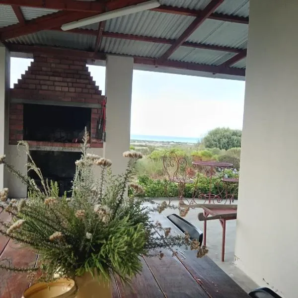 Blombos Self-Catering House, готель у місті Franskraalstrand