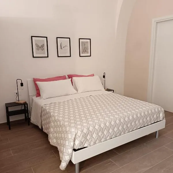 Realia Home, hotel in Trani