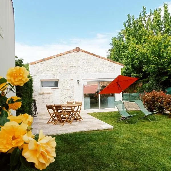 Joli gîte indépendant au calme tout confort wifi climatisation draps et serviettes incluses parking gratuit, hotel v destinaci Barbaste