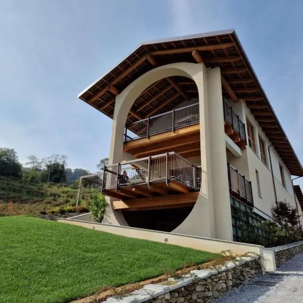 Agriturismo Arezza, hotel v destinaci Revello