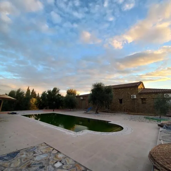 Penelopes Rhapsody Resort, hotel in Mesolongion