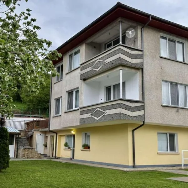 Guest House Mihalkovo, hotel in Mikhalkovo