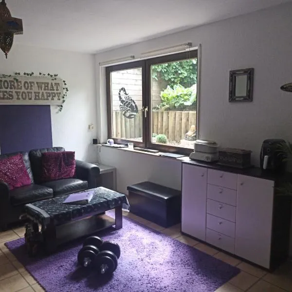 Phils cozy apartment bed and breakfast self check in near Airport, ξενοδοχείο σε Leinfelden-Echterdingen