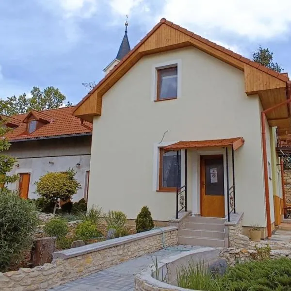 Ubytování U Tajčů, hotel v destinaci Dolní Beřkovice