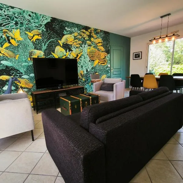 Beau-Rivage, Villa 6 personnes, plage à 200m, hotel in Saint-Michel-Chef-Chef