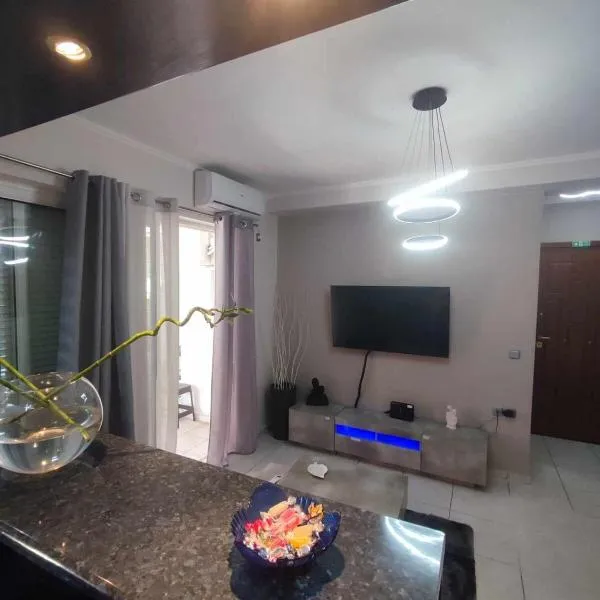 Chrysa's house, hotel in Piraeus